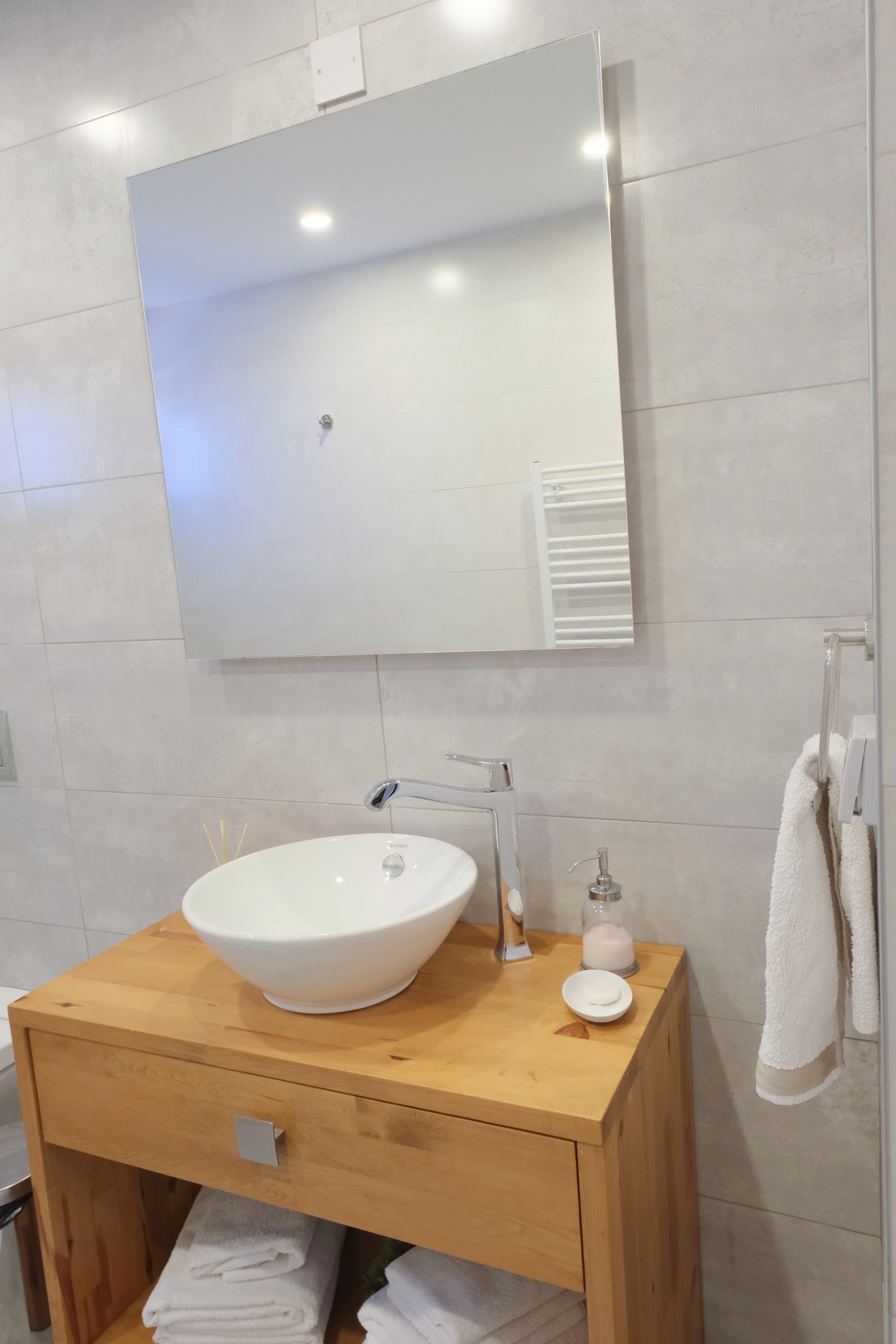 Beachfront-apartment-in-Cyprus (17)