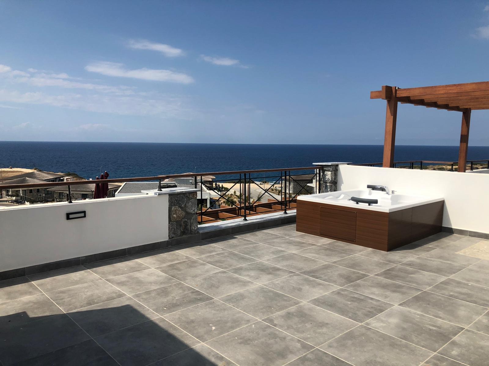 Homes-with-breathtaking-view-in-Cyprus (19)