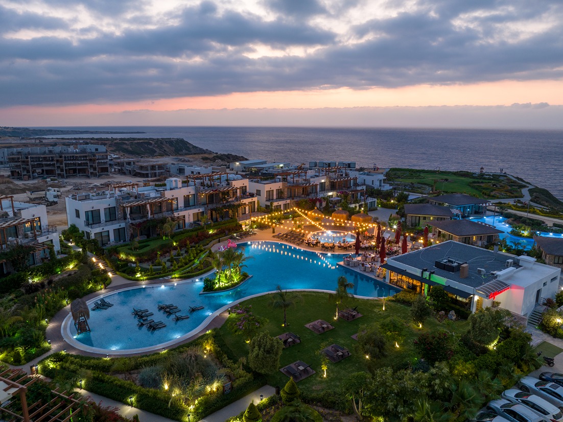 Homes-with-breathtaking-view-in-Cyprus (8)