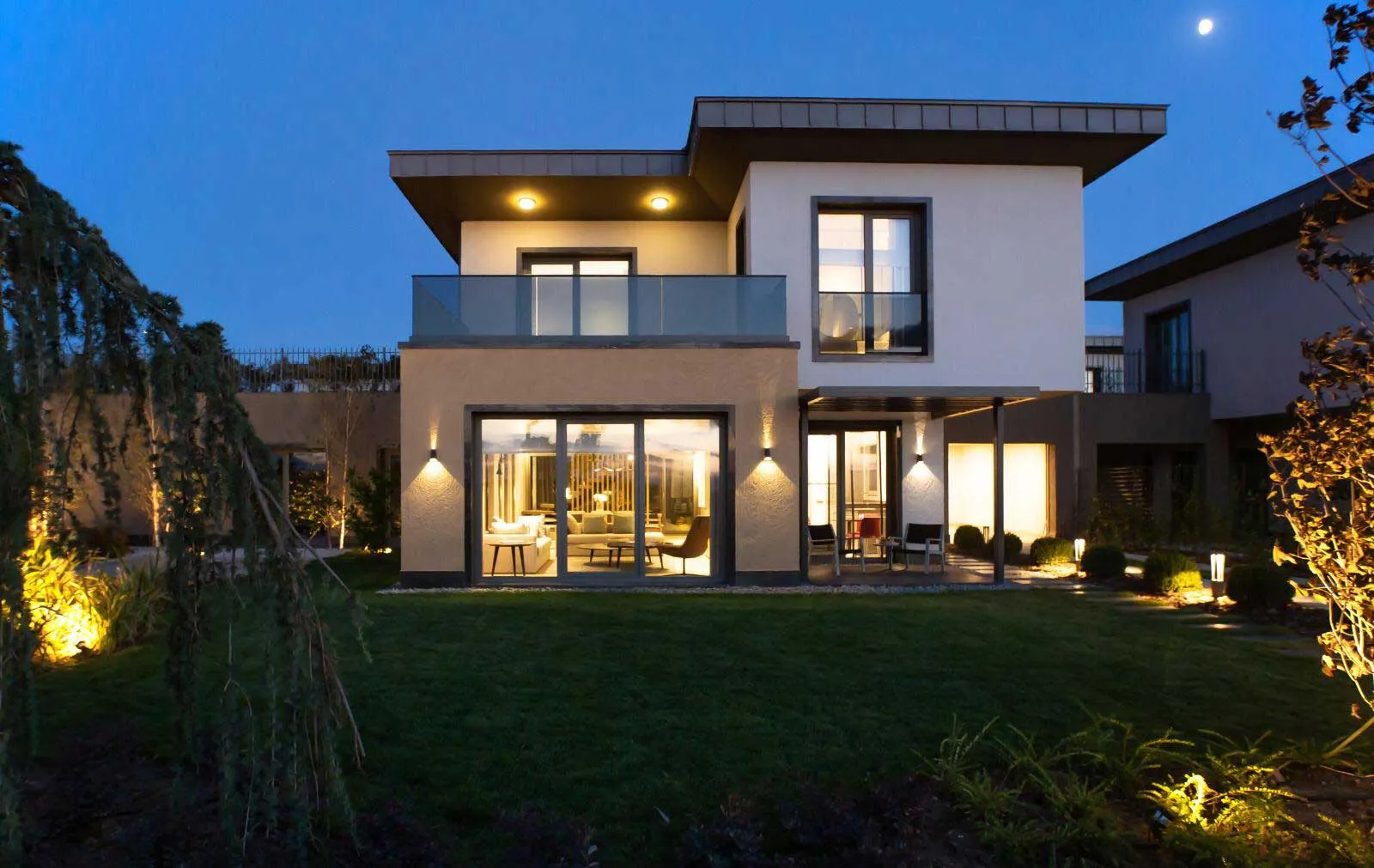 Nice-Complex-of-Villa-in-Istanbul-002