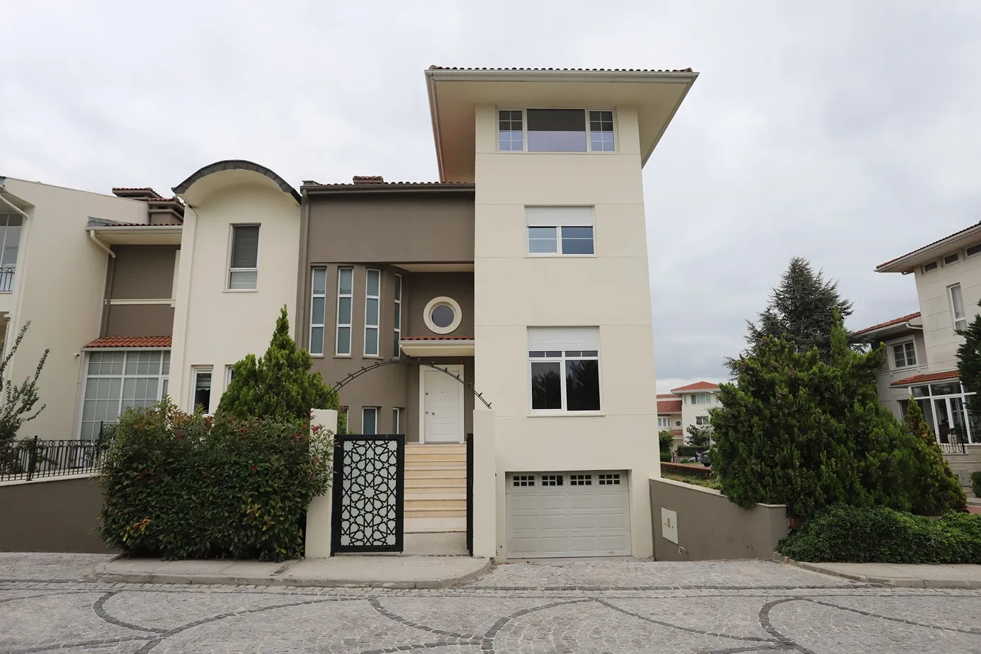 big-villa-in-marina (1)